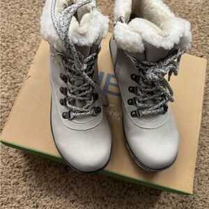Women's stone white Winter Boots